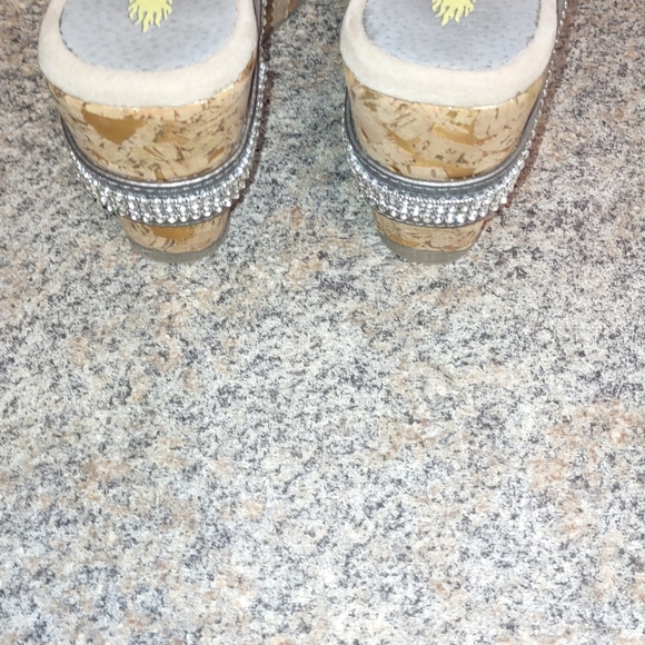 Sandals - Picture 4 of 6